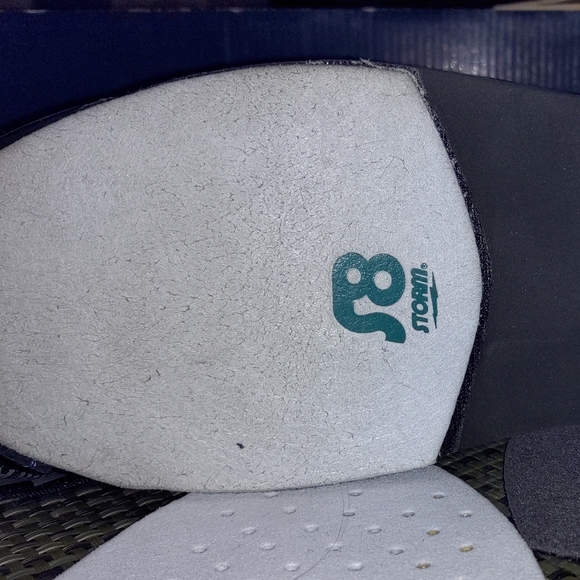 Women's Bowling Shoes Premium Leather 8&1/2 wide!! - Picture 4 of 7